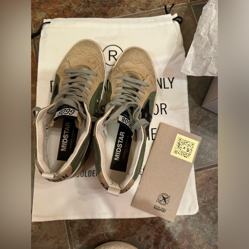 Golden Goose Mid Star Classic Sneakers